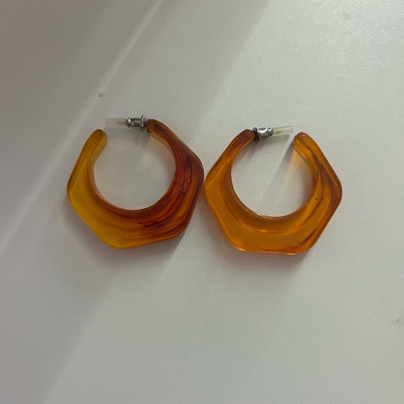 Antique Amber Lucite Hoop Earrings - Picture 4 of 5